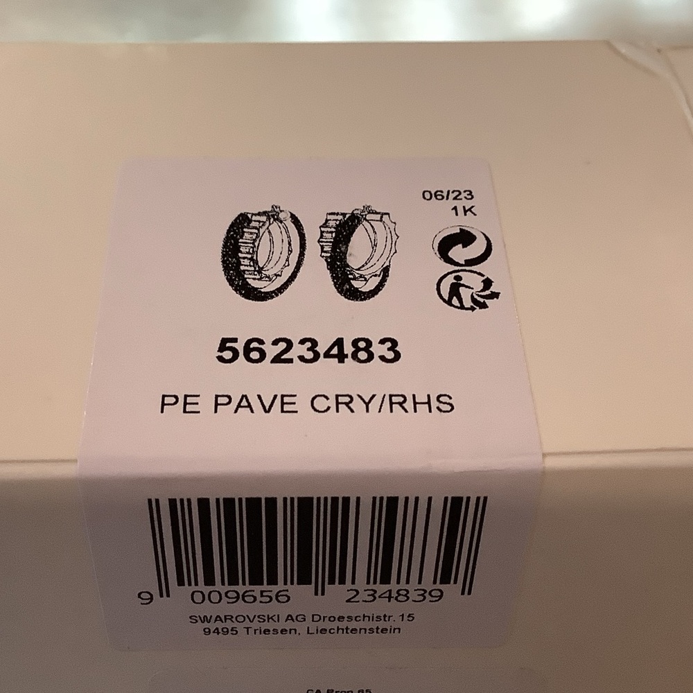 Swarovski Matrix Small Heart Hoop Earrings, Brand New - Picture 4 of 4